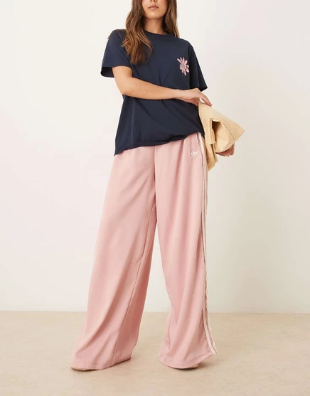 широкие брюки adidas Originals Campus светло-розового цвета с оборками light pink