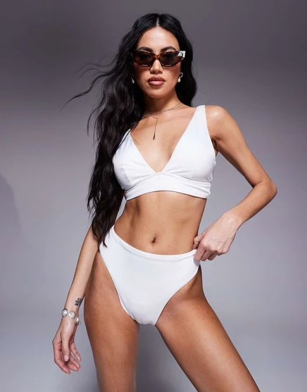 ASOS DESIGN Maya сочетает в себе бикини-боттом белого цвета с завышенной талией и высокими штанинами white
