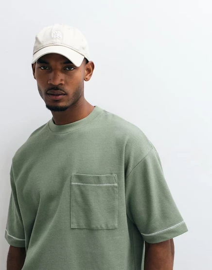 ДИЗАЙНЕРСКАЯ футболка свободного кроя оверсайз от ASOS с контрастной строчкой и текстурой 