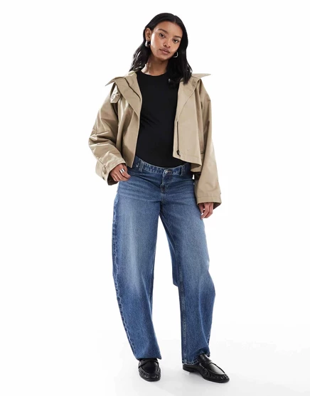 Зауженные джинсы-бочкообразки для беременных от ASOS DESIGN средне-синего цвета mid blue