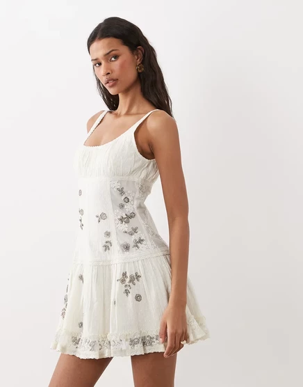 Женское мини-платье ASOS Design с кружевом и цветами, айвори
