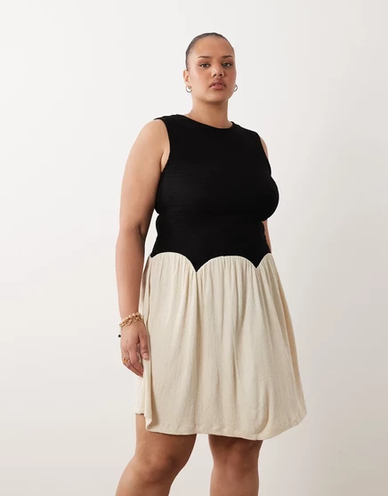 Женское мини-платье ASOS Curve с эффектом кринкл, черно-кремовое