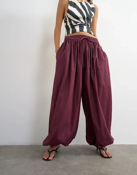 Брюки-баллоны Topshop extreme на рис.