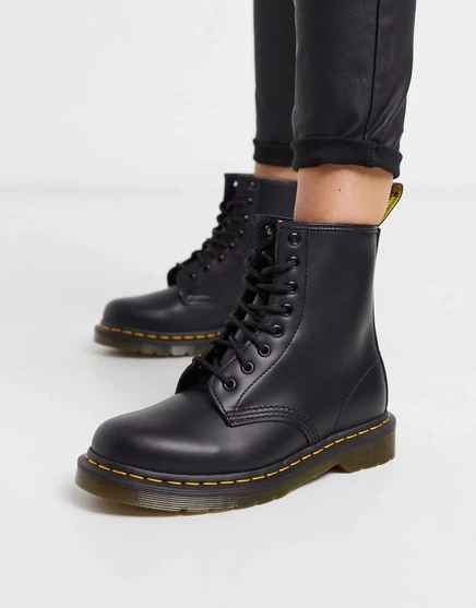 Женские ботинки Dr Martens 1460 8-eye гладкие, черные