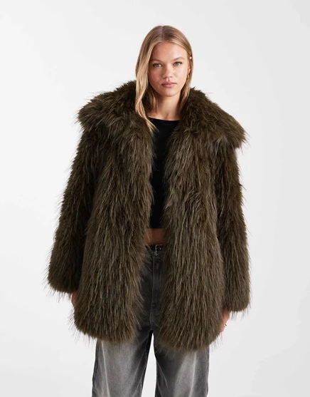 Женское пальто ASOS Design из искусственного меха с эффектом перьев, оливковое