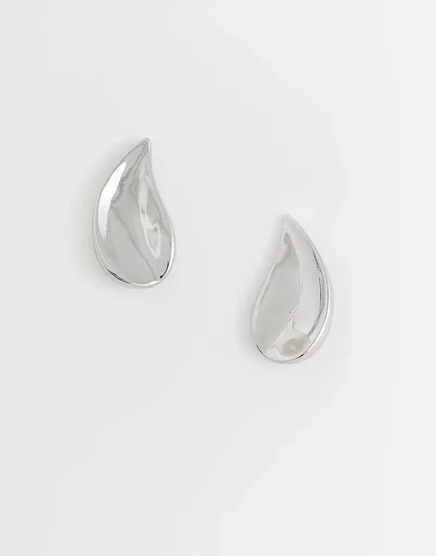 ДИЗАЙНЕРСКИЕ серьги-гвоздики ASOS с каплевидным рисунком в серебристом тоне silver