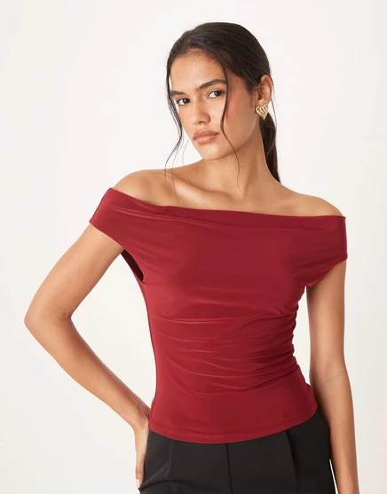 Облегающий топ с капюшоном и драпировкой ASOS DESIGN винного цвета wine