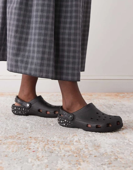 Женские сабо Crocs Classic с заклепками, черные