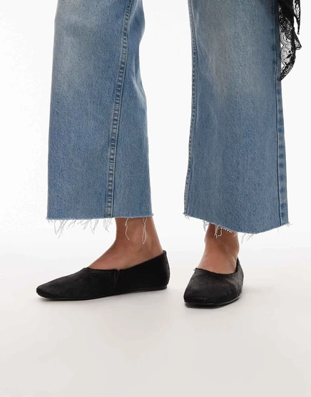 Черные туфли на плоской подошве с квадратным носком из шерсти Mango black