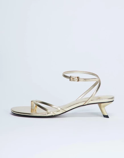 Topshop Isme - Золотистые туфли на каблуках с ремешками  gold