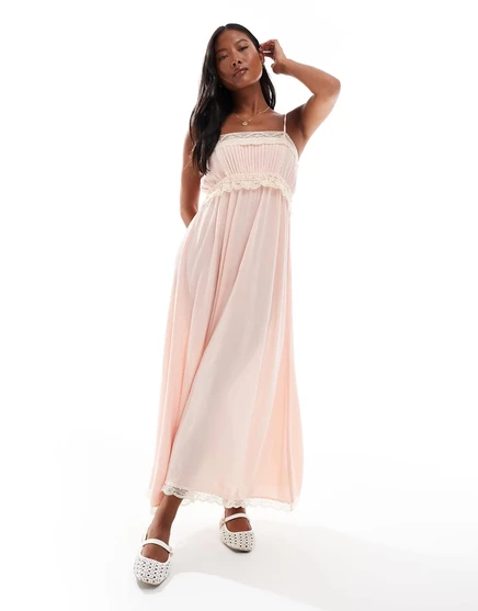 Розовое макси-платье на бретелях с миниатюрной кружевной вставкой Miss Selfridge pink