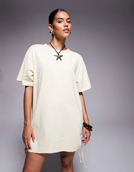 Мини-платье-футболка Fashionkilla из хлопка с рюшами и галстуком по бокам желтого цвета yellow oil