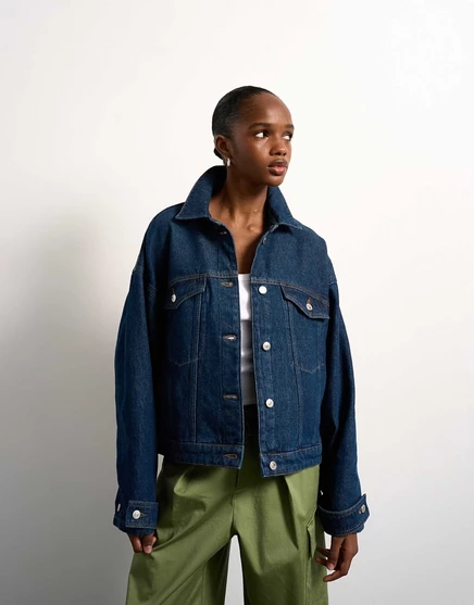 Джинсовая куртка-баллон Topshop цвета индиго с полосканиями