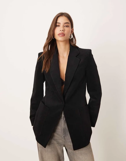 Приталенный блейзер Mango черного цвета black
