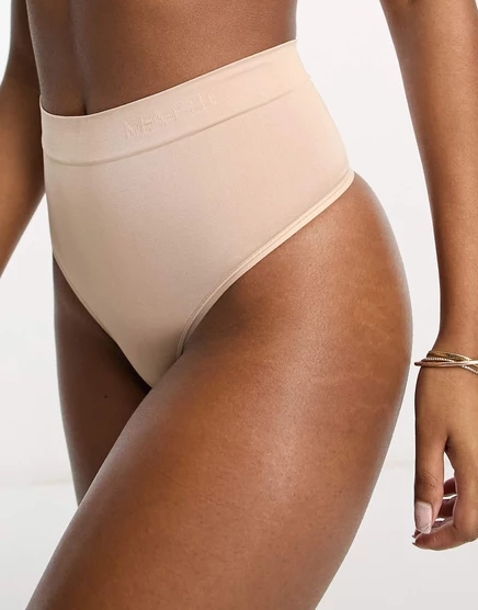 Комфортные корректирующие стринги Magic Bodyfashion с легким контуром цвета капучино cappuccino