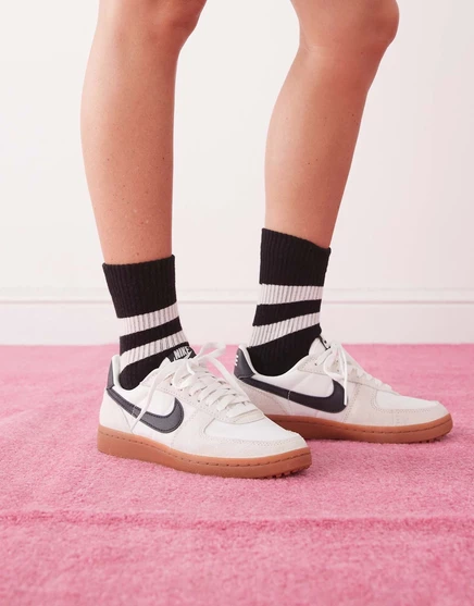 Кроссовки Nike Field General цвета слоновой кости и черного nude