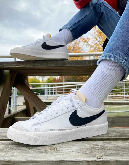 Бело-черные кроссовки Nike Blazer Low 77 VNTG white/black