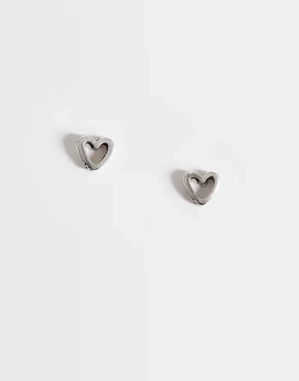 Женские серьги-гвоздики Kingsley Ryan Cut Out Heart из серебра 925