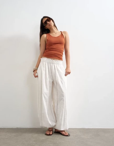 Пляжные брюки-баллончики Topshop с ушками белого цвета white