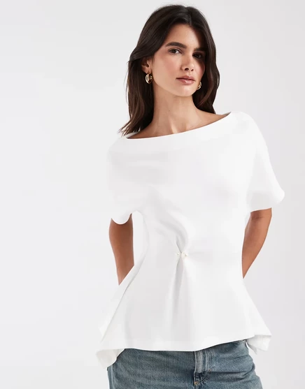 Женская футболка Vero Moda с жемчужной отделкой, белая