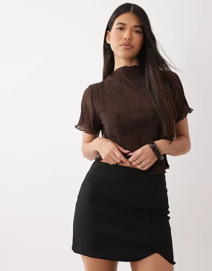 Женская плиссированная футболка ASOS Design, шоколадная