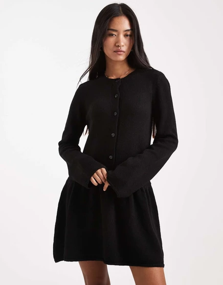 Мини-платье Vero Moda из мягкого трикотажа с пуговицами спереди черного цвета black