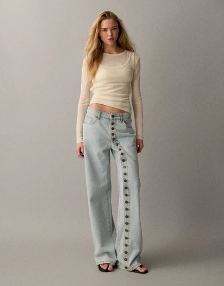 Широкие джинсы с асимметричной отделкой на пуговицах Lioness Penny из легкой стирки light denim