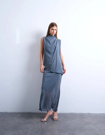 Атласная юбка косого кроя из смесовой ткани Topshop синего цвета blue