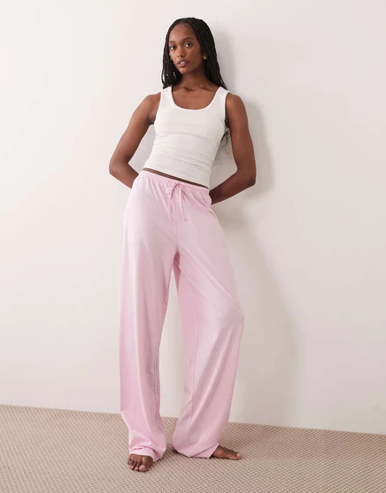 Пижамные брюки ASOS DESIGN Tall из хлопка candy pink candy pink сочетаются с другими хлопковыми брюками ASOS DESIGN.