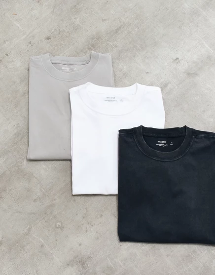 Объемные футболки Hollister 3 pack в белом, сером и черном цветах.