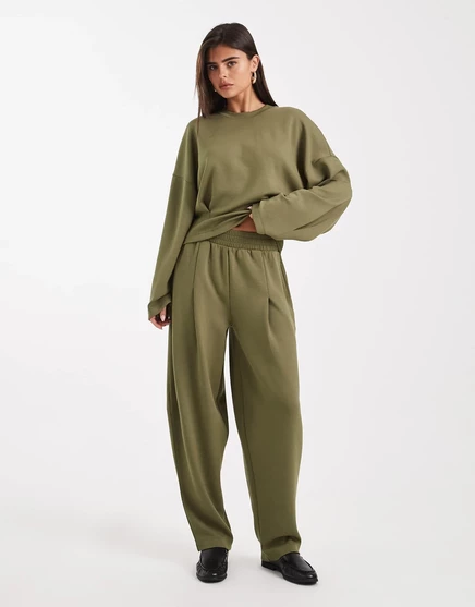 Дизайнерские спортивные брюки ASOS supersoft cupro с широкими штанинами и деталями в швах цвета хаки khaki