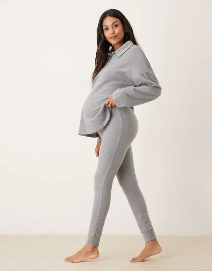 Легкие флисовые леггинсы светло-серого цвета от ASOS DESIGN Maternity lounge сочетаются друг с другом light gray