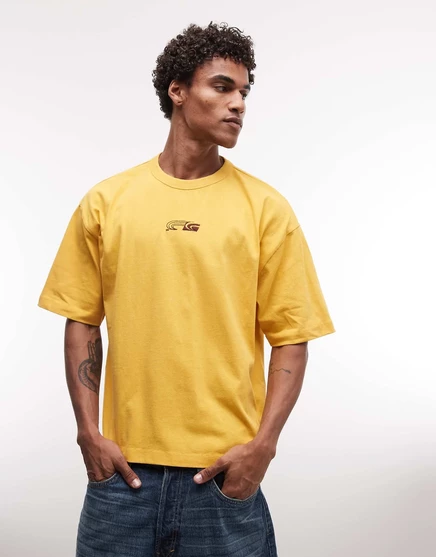 ДИЗАЙНЕРСКАЯ футболка свободного кроя ASOS с уличным рисунком желтого цвета, выполненная на солнечной энергии