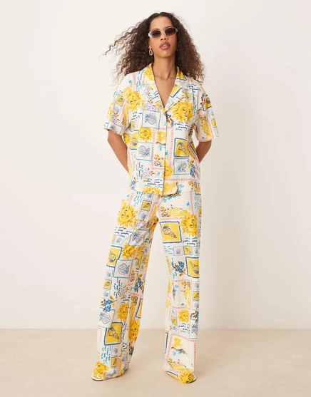 Дизайнерские льняные брюки ASOS с широкими штанинами в виде открыток - часть комплекта postcard print