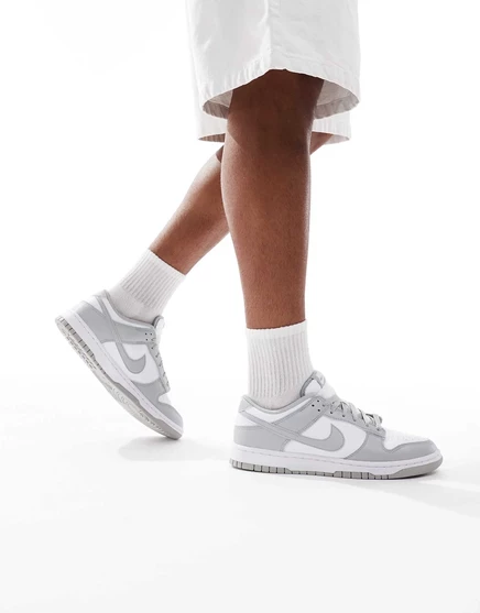 Кроссовки Nike Dunk Low в стиле ретро серого и белого цветов gray