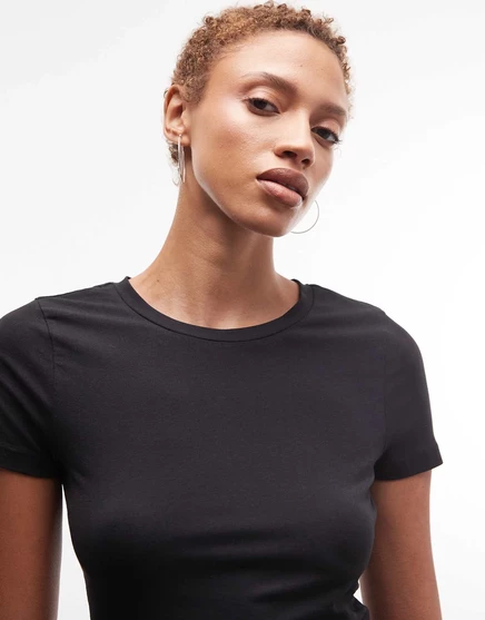 Детская футболка Monki Louie slim fit черного цвета, однотонная