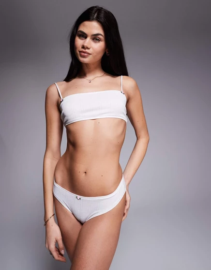 Укороченный бюстгальтер Evie pointelle от ASOS DESIGN с отделкой в виде бутонов роз белого цвета