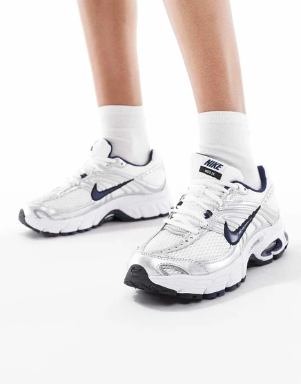 Кроссовки Nike Air Max Moto белого цвета white