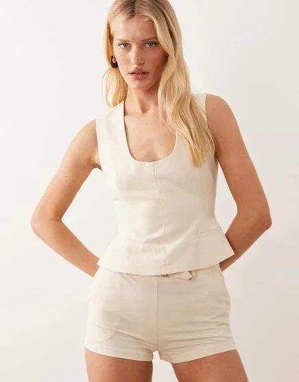 Женский топ ASOS Design с глубоким вырезом, кремовый