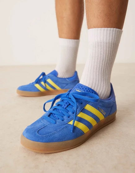 кроссовки adidas Originals Gazelle для помещений синего и желтого цветов mid blue
