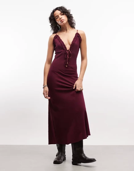 Женское макси-платье ASOS Design с глубоким вырезом и рюшами, сливовое
