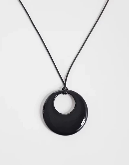 Женское колье Accessorize с дисковой подвеской, черное