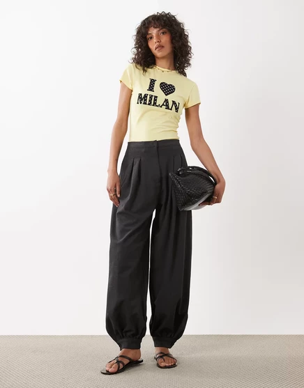 ДИЗАЙНЕРСКАЯ футболка ASOS для новорожденных с аппликацией в горошек I heart Milan, выполненная из сливочного масла buttermilk