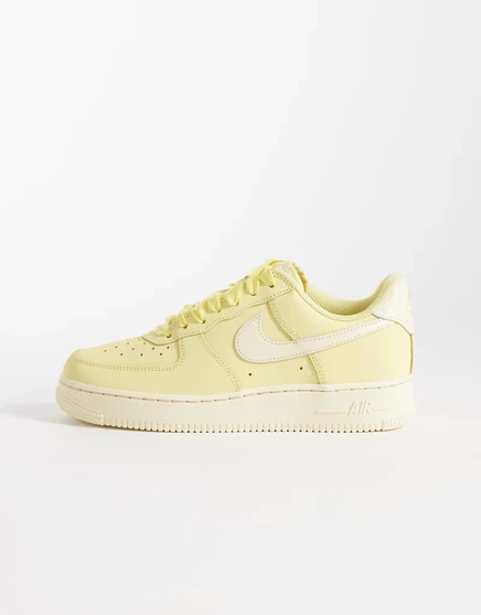 Женские кроссовки Nike Air Force 1 Retro Premium, жёлтые