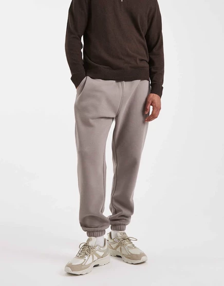 Спортивные брюки ASOS DESIGN essentials зауженного кроя светло-коричневого цвета