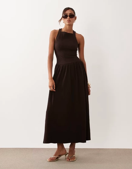 Женское платье ASOS Design миди с перекрестными бретелями, жатое, шоколадное