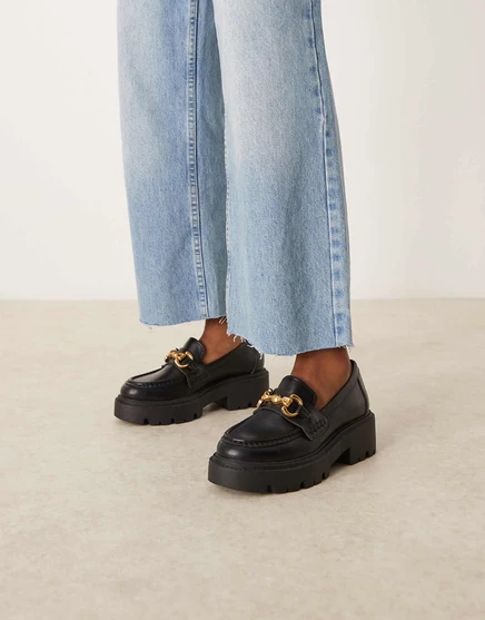 Женские лоферы ASOS Design Wide Fit Milan с цепочкой, черные