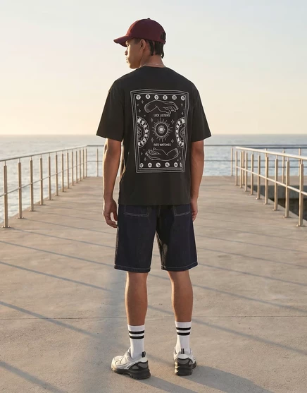Мужская футболка Jack & Jones оверсайз с зодиакальным принтом на спине, черная