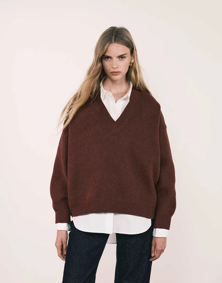 Стильный свитер с V-образным вырезом от ASOS DESIGN extreme шоколадного цвета chocolate