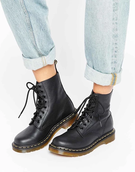 Черные ботинки с 8 люверсами Dr Martens 1460 Pascal black virginia